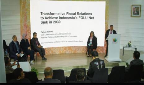 Wakil Ketua Komisi XI DPR RI Fathan Subchi saat menjadi pembicara kunci dalam  KTT Perubahan Iklim atau Conference of Party (COP) United Nations Framework Convention On Climate Change (UNFCCC) Indonesia Paviliun, di Sharm El Sheik, Mesir, beberapa waktu lalu. 