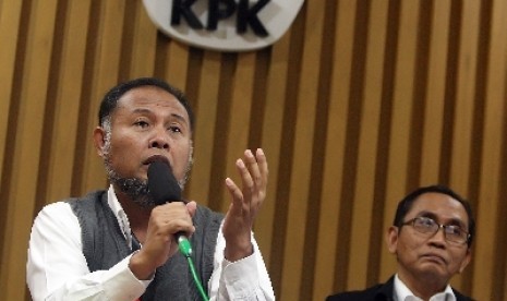 Wakil Ketua KPK, Bambang Widjojanto (kiri).