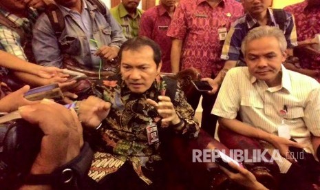 Wakil Ketua KPK Saut Situmorang mengomentari beredarnya surat dakwaan terkait kasus proyek KTP elektronik