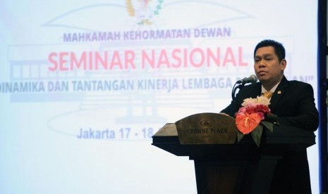 Ketua Panitia Munas X Golkar Adies Kadir menyebut Jokowi akan menghadiri Munas Golkar.