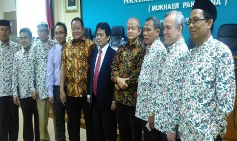 Wakil Ketua Majelis Ekonomi dan Kewirausahaan Pimpinan Pusat Muhammadiyah,  Mukhaer Pakkanna (tengah)