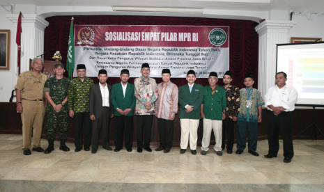 Wakil Ketua Majelis Permusyawaratan Rakyat Republik Indonesia (MPR RI) Hidayat Nur Wahid saat Sosialisasi Empat Pilar MPR dikalangan anggota dan pengurus Mathla'ul Anwar se-Jawa Tengah. 