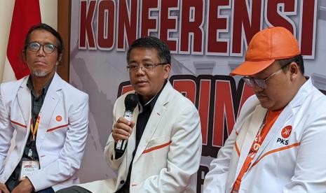 Wakil Ketua Majelis Syura Partai Keadilan Sejahtera (PKS), Muhammad Sohibul Iman di Hotel Grand Sahid Jaya, Jakarta, Senin (20/6).