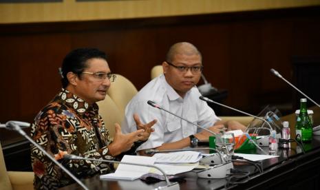 Wakil Ketua MPR Fadel Muhammad mengusulkan pemberian Kredit Tanpa Agunan (KTA) untuk UMKM dengan bunga 1 persen sebagai stimulus ekonomi akibat pandemi Covid-19. Untuk itu pemerintah harus menginjeksi bank-bank BUMN dan swasta untuk merealisasikan bantuan stimulus kepada UMKM itu