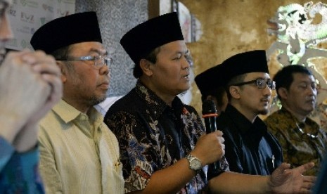  Wakil Ketua MPR Hidayat Nur Wahid.