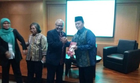 Wakil Ketua MPR Hidayat Nur Wahid dalam acara ‘Wakil Rakyat Bicara Buku', Kamis (23/3).