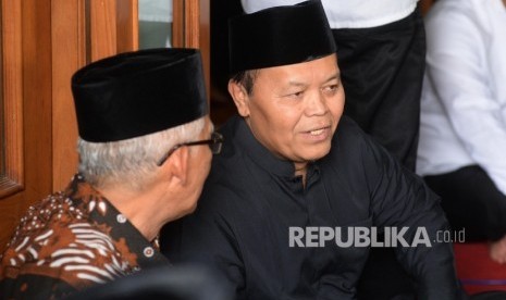 Wakil Ketua MPR Hidayat Nur Wahid hadir dalam pemakaman Almarhum KH. Hasyim Muzadi di komplek Pondok Pesantren Al-Hikam, Depok, Jabar.