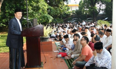 Wakil Ketua MPR Hidayat Nur Wahid menyampaikan khutbah Idul Adha.