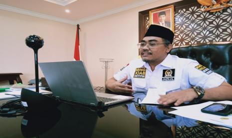 Wakil Ketua MPR Jazilul Fawaid mempertanyakan kebijakan pemerintah dalam soal penerapan new normal. 