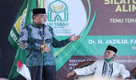 Wakil Ketua MPR Jazilul Fawaid merasa bersyukur bisa hadir di tengah-tengah masyarakat Lamongan. Hal demikian diungkapkan saat dirinya hadir dalam acara ‘Silaturrahim Alim Ulama’ yang digelar di Institut Agama Islam Tarbiyatul Tholabah (IAI Tabah), Kecamatan Paciran, Kabupaten Lamongan, Jawa Timur, Ahad (15/11).