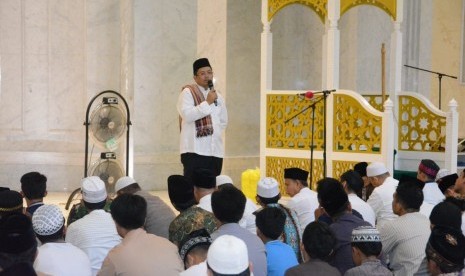 Wakil Ketua MPR Mahyudin mengisi kuliah tujuh menit di Islami Center Balikpapan, Kalimantan Timur.