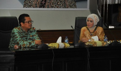 Wakil Ketua MPR, Mahyudin, menjadi pembicara dalam sosialisasi Empat Pilar MPR di Aula Kantor Walikota Balikpapan, Kalimantan Timur, Senin (21/11).