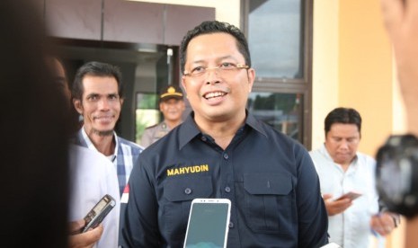 Wakil Ketua MPR Mahyudin  menyampaikan materi sosialisasi 4 pilar MPR RI di Kecamatan Waru, Penajam Paser Utara, Kalimantan Timur, Senin (11/3). 