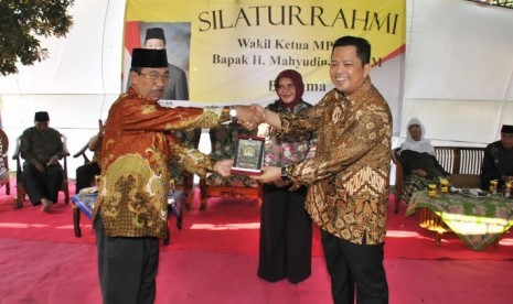 Wakil Ketua MPR Mahyudin saat sosialisasi Empat Pilar MPR kerjasama MPR RI dan STIKES Yarsi di Mataram, Lombok, Kamis (10/9).