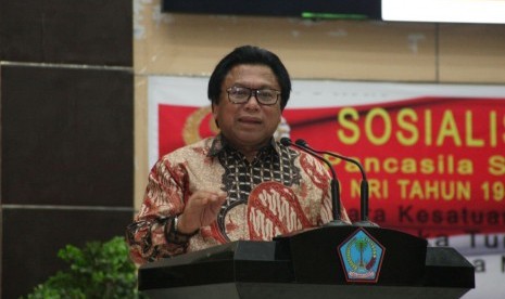 Wakil Ketua MPR Oesman Sapta 