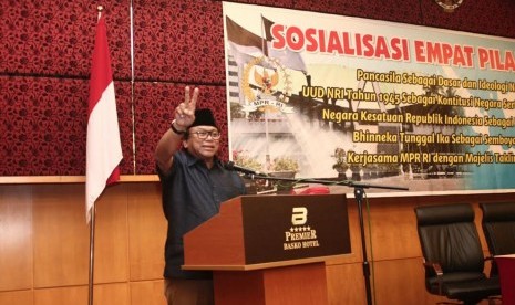 Wakil Ketua MPR Oesman Sapta.