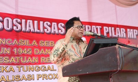 Wakil Ketua MPR, Oesman Sapta