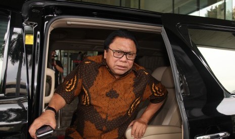 Wakil Ketua MPR Oesman Sapta menyambangi Gedung KPK, Jakarta, Senin (10/10). 