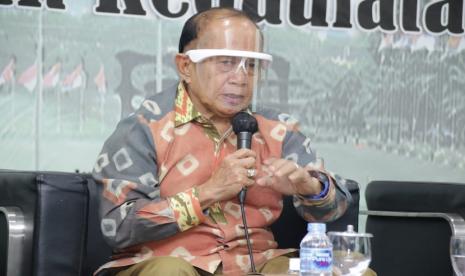 Wakil Ketua MPR RI Dr. H. Sjarifuddin Hasan, SE, MM, MBA pada Dialog Empat Pilar, kerjasama MPR dengan Koordinatoriat Wartawan Parlemen di Ruang Media Center MPR / DPR RI, Rabu (17/12). Diskusi dengan tema “Peran Koperasi Untuk Membangkitkan Perekonomian di Tengah Pandemi” juga menghadirkan narasumber Deputi Pengawasan Kementerian Koperasi dan UKM Ahmad Zabadi, SH, MM.