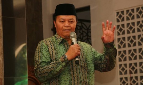 Wakil Ketua MPR RI, Hidayat Nur Wahid, berceramah dalam acara Milad Yayasan Teratai Putih Global di Masjid Al-Muhajirin Teratai Putih Global, Cimuning, Mustikajaya, Kota Bekasi, Kamis (20/4).