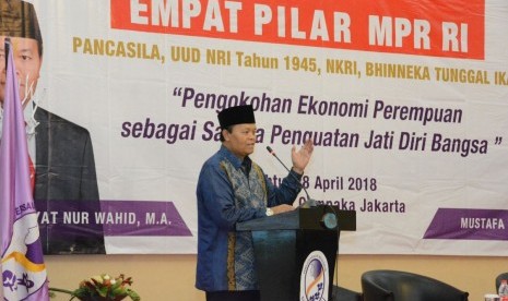 Wakil Ketua MPR RI Hidayat Nur Wahid (HNW) ,