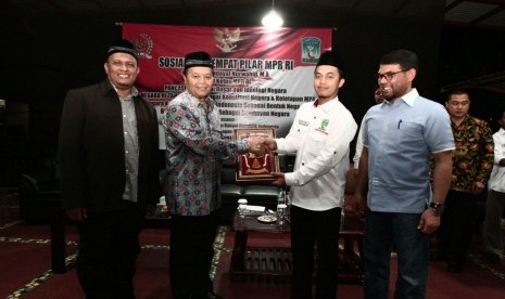 Wakil Ketua MPR RI, Hidayat Nur Wahid, menghadiri pelaksanaan Sosialisasi Empat Pilar MPR RI di Banda Aceh, Ahad (20/11).