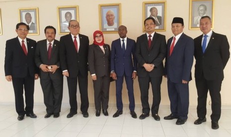 Wakil Ketua MPR-RI, Mahyudin, yang melakukan lawatan ke Senegal. Selain membicarakan hubungan antarparlemen, MPR juga melakukan sosialisasi empat pilar untuk WNI di Senegal.