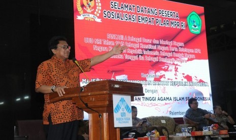 Wakil Ketua MPR RI Oesman Sapta