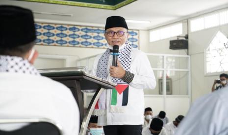 Wakil Ketua MPR Zulkifli Hasan menyebut bahwa membela Palestina adalah sesuai dengan perintah UUD 1945.