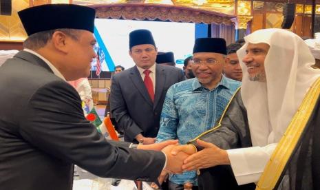 Wakil Ketua Umum Dewan Masjid Indonesia (DMI) Komjen Pol (Purn) DR. (HC). H. Syafruddin Kambo, M.Si menghadiri Konferensi Ulama Asia Tenggara dan Dunia di Kuala Lumpur, Kamis (30/6/2022). Haji Syafruddin menjadi salah satu pembicara dalam konferensi ulama tersebut.