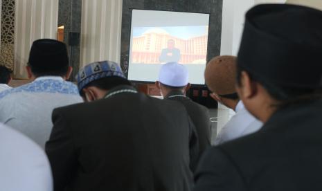 Wakil Ketua Umum Dewan Masjid Indonesia (DMI) Syafruddin Kambo menutup secara resmi gelaran Training for Trainers Leadership Training Center (TOT LTC) & Lembaga Pendidikan Alquran Bersanad (LPQ) ke-I Pemuda Hidayatullah di Balikpapan, Kamis (25/2).