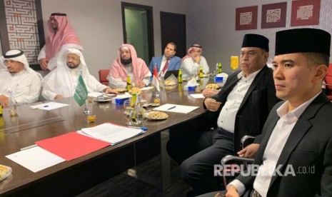 Tanya Jawab Seputar Museum Rasulullah. Foto: Panitia Pembangunan Museum Rasulullah SAW bersama Pengurus Yayasan Wakaf Assalam, menyaksikan pemutaran video lokasi dan desain museum Rasulullah SAW di Jakarta, Rabu (5/2).