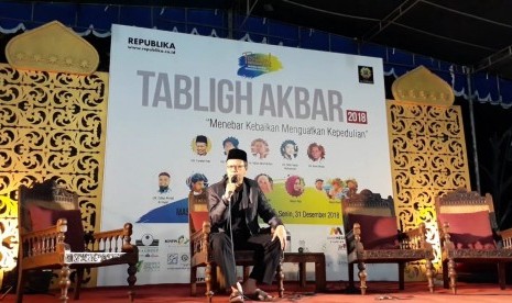 Wakil Ketua Umum Majelis Ulama Indonesia (MUI), Prof Yunahar Ilyas, saat memberi tausiyah pada tabligh akbar yang menjadi rangkaian Festival Republik 2018 di Masjid Al Furqan Yogyakarta, Selasa (1/1).