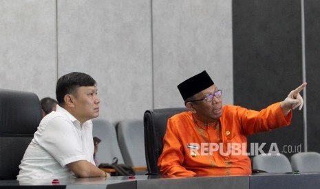 Gubernur Kalimantan Barat Sutarmidji (kanan). Gubernur Sutarmidji menyebut rilis IQAir soal Pontianak memiliki kualitas udara buruk tidak masuk akal