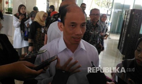 Wakil Menteri ESDM, Archandra Tahar mendatangi Kantor Kemenko Maritim untuk membahas terkait TKDN dan pengaruhnya pada efisiensi biaya. Rabu (12/4).