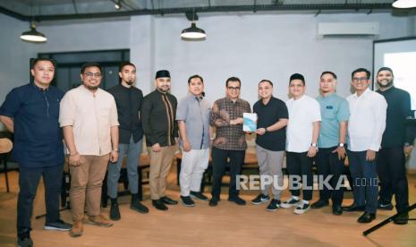 Wakil Menteri Komdigi, Nezar Patria bersama pengurus MES DKI Jakarta.