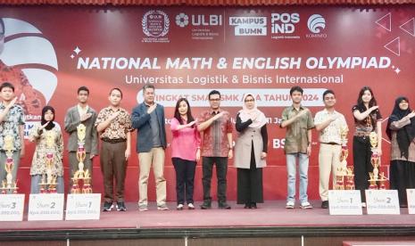 Wakil Menteri Komunikasi dan Informatika RI Nezar Patria, menutup olimpiade matematika dan Bahasa Inggris