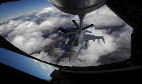 Duta Besar Rusia untuk Amerika Serikat (AS) Anatoly Antonov mengatakan pengiriman pesawat jet F-16 ke Ukraina akan menimbulkan pertanyaan mengenai peran Organisasi Pertahanan Atlantik Utara (NATO) dalam konflik di Ukraina.