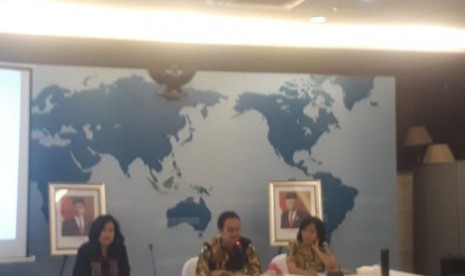 Wakil Menteri Perdagangan Jerry Sambuaga menggelar konferensi pers mengenai isu biofuel di WTO di Jakarta, pada Selasa, (7/1).