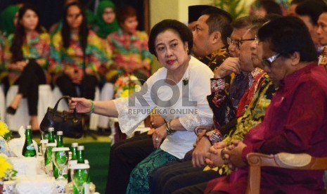 Wakil Presiden Jusuf Kalla dan Mantan Presiden kelima RI Megawati Soekarnoputri saat menghadiri Simposium Kebangsaan bertajuk 