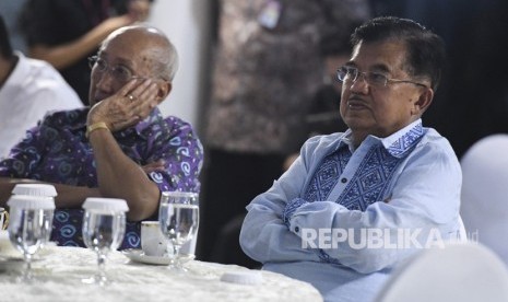 Wakil Presiden Jusuf Kalla (kanan) 