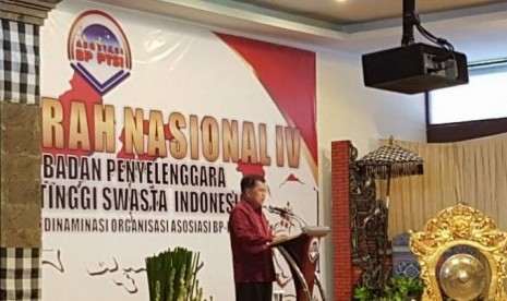 Wakil Presiden  Jusuf Kalla membuka Munas IV Asosiasi Badan Pengurus Perguruan Tinggi Swasta Indonesia (ABP-PTSI) di Denpasar, Bali.