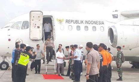 Vice President Jusuf Kalla visits Lombok, West Nusa Tenggara, Tuesday (August 21). JK akan memimpin rapat untuk memastikan rencana rekonstruksi dan rehabilitasi pasca bencana alam di Provinsi NTB dan meninjau dampak gempa Lombok.