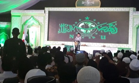 Wakil Presiden Jusuf Kalla menutup Munas Alim Ulama NU di Ponpes Darul Quran, Bengkel, Labuapi, Lombok Barat, Sabtu (25/11).