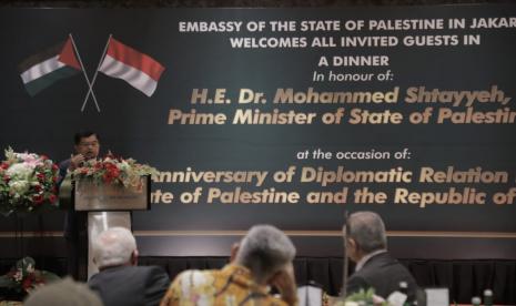 JK Harap Forum Agama R-20 Lahirkan Akselerasi Perdamaian Dunia. Foto:   Wakil Presiden ke 10 dan 12 Jusuf Kalla (JK) saat sambutan di Perdana Menteri Palestina, HE Dr Mohammed Shtayyeh pada acara ramah tamah dalam rangka memperingati 33 tahun hubungan diplomatik antara Pemerintah Palestina dengan Pemerintah Indonesia, Selasa (25/10) malam. 