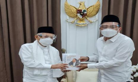 Wakil Presiden Maruf Amin (kiri) dan Syaiful Huda (kanan)