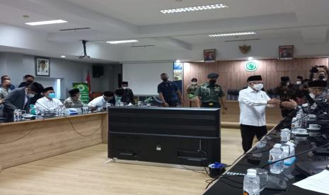 Wakil Presiden Maruf Amin menghadiri rapat dewan pimpinan Majelis Ulama Indonesia di Kantor MUI, Jakarta, Selasa (28/6).