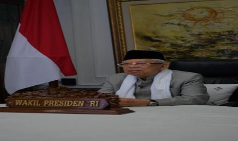 Wapres: Tidak Sedikit Orang Berdakwah dengan Wajah Garang. Foto: Wakil Presiden Ma'ruf Amin saat menghadiri peringatan haul KH. Abdul Hamid bin Abdullah bin Umar atau Mbah Hamid Pasuruan secara virtual, Senin (26/10).