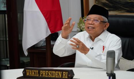 Wakil Presiden KH Ma'ruf Amin saat menghadiri Rapat Pleno ke-52 DSN-MUI secara virtual, Selasa (26/1).