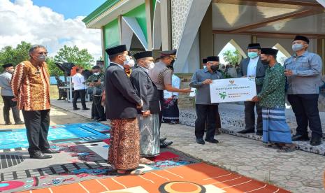 Wakil Presiden Maruf Amin saat mengunjungi Pondok Pesantren Modern Hidayatussalikin di Bangka, Selasa (14/6/2022). Wapres berharap santri bisa menjadi apapun tak hanya ustadz  